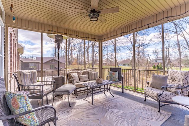 6177 Pembrooke Drive, Newburgh, IN 47630