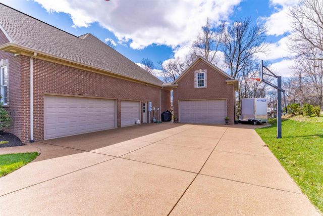 6177 Pembrooke Drive, Newburgh, IN 47630