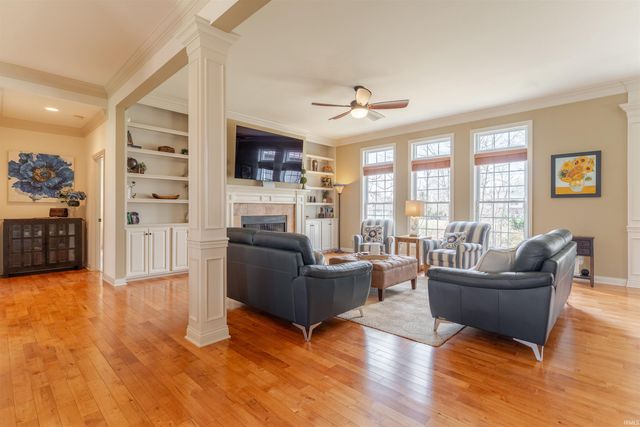 6177 Pembrooke Drive, Newburgh, IN 47630