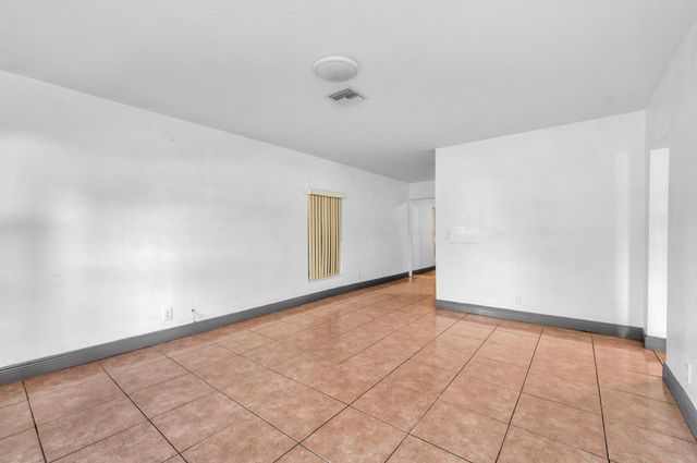 124 SW 10TH Avenue, Boynton Beach, FL 33435