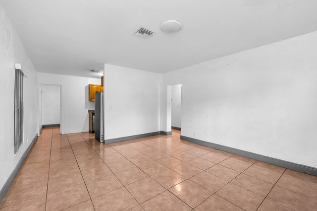 124 SW 10TH Avenue, Boynton Beach, FL 33435