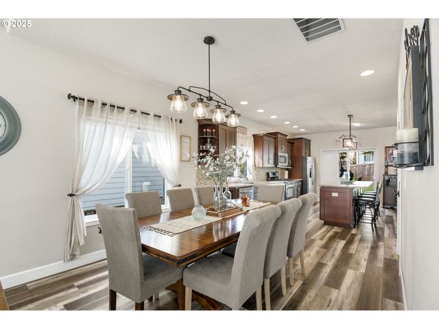 17063 Se MACANUDO St, Damascus, OR 97089