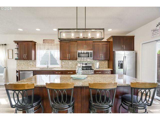 17063 Se MACANUDO St, Damascus, OR 97089