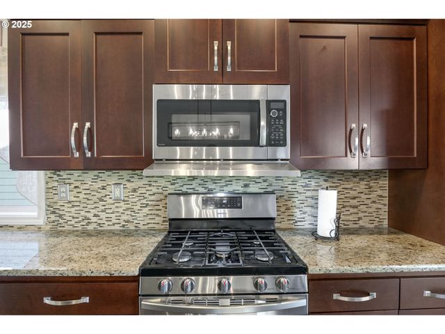 17063 Se MACANUDO St, Damascus, OR 97089