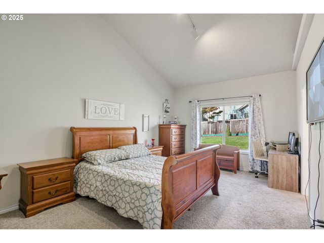 17063 Se MACANUDO St, Damascus, OR 97089