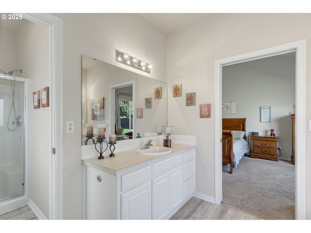 17063 Se MACANUDO St, Damascus, OR 97089