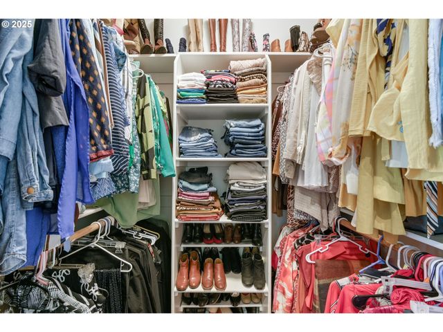 17063 Se MACANUDO St, Damascus, OR 97089