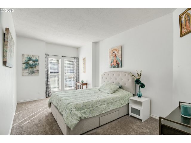 17063 Se MACANUDO St, Damascus, OR 97089