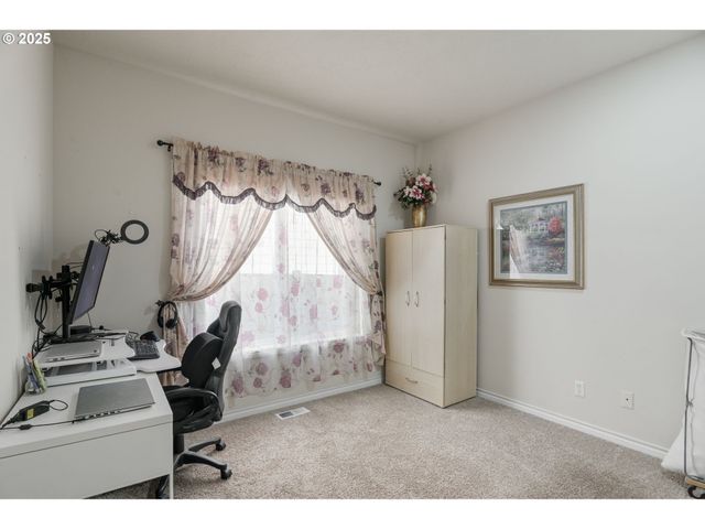17063 Se MACANUDO St, Damascus, OR 97089