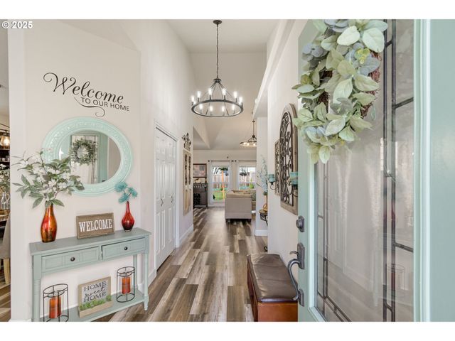 17063 Se MACANUDO St, Damascus, OR 97089