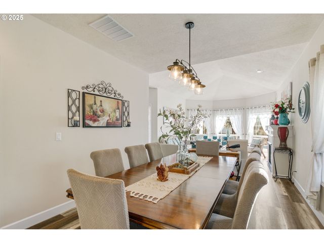 17063 Se MACANUDO St, Damascus, OR 97089