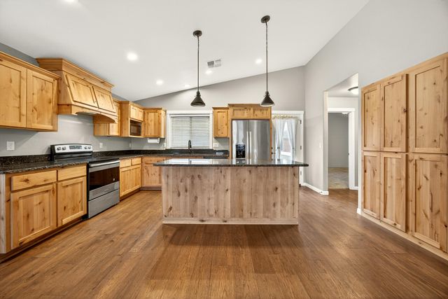 1743 Kellenbeck Avenue, Grants Pass, OR 97527