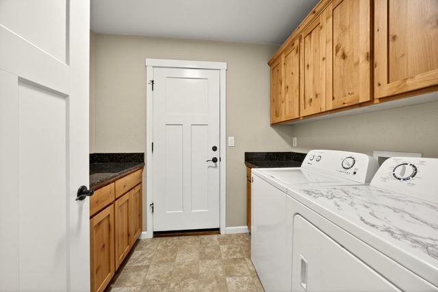 1743 Kellenbeck Avenue, Grants Pass, OR 97527