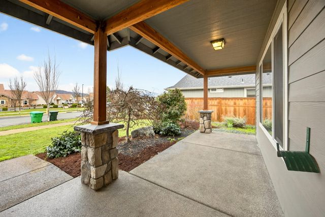 1743 Kellenbeck Avenue, Grants Pass, OR 97527