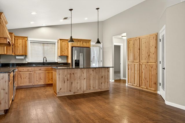 1743 Kellenbeck Avenue, Grants Pass, OR 97527