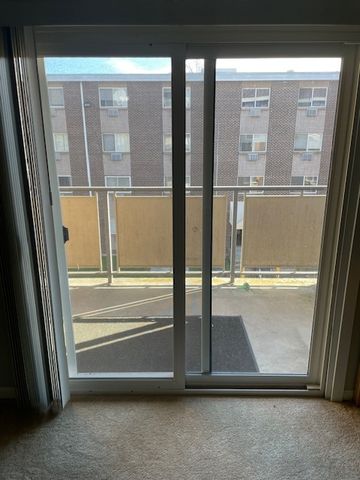 79 Claudia Drive APT 358, West Haven, CT 06516