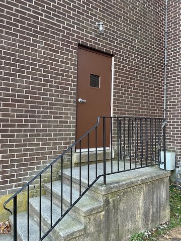 79 Claudia Drive APT 358, West Haven, CT 06516