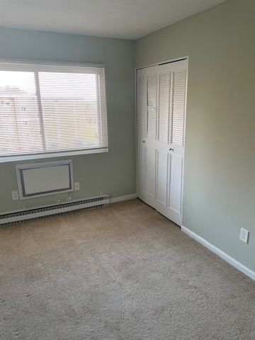 79 Claudia Drive APT 358, West Haven, CT 06516