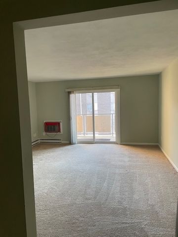 79 Claudia Drive APT 358, West Haven, CT 06516