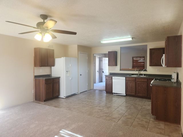 6548 Ancients Road NW, Albuquerque, NM 87114