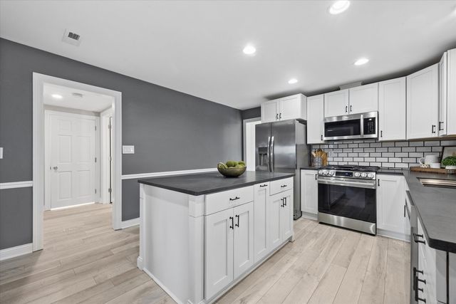 806 Walnut Street, Batavia, IL 60510