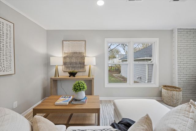 806 Walnut Street, Batavia, IL 60510