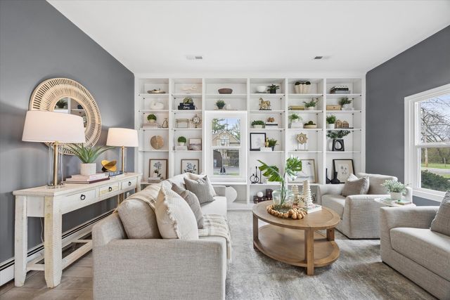 806 Walnut Street, Batavia, IL 60510