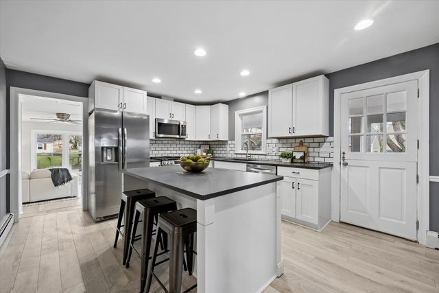 806 Walnut Street, Batavia, IL 60510