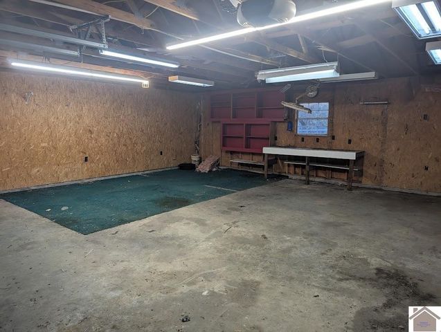 1810 Gholson Rd, West Paducah, KY 42086