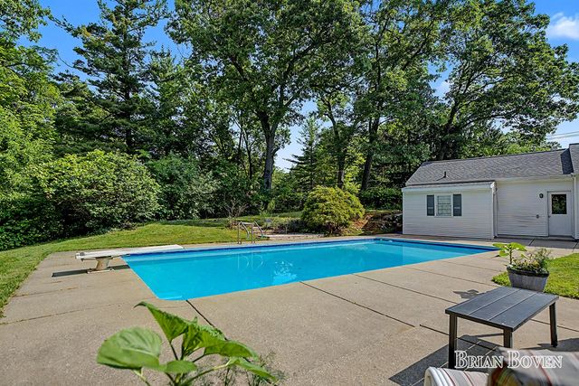 4383 Honey Creek Avenue, Ada, MI 49301