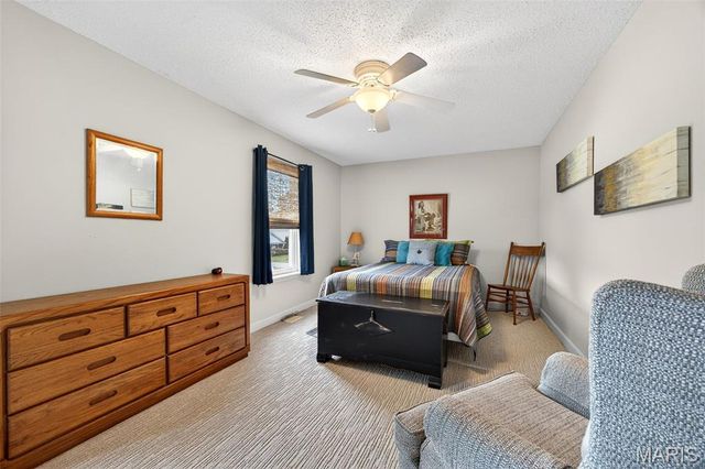 1422 Cobblestone Drive, St Charles, MO 63304