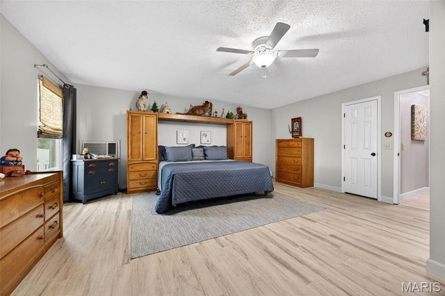 1422 Cobblestone Drive, St Charles, MO 63304