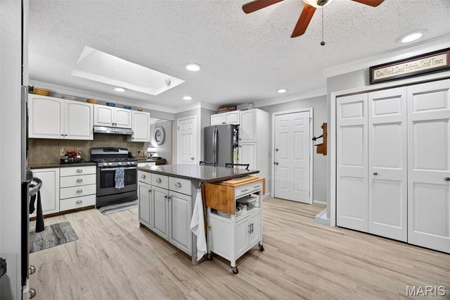 1422 Cobblestone Drive, St Charles, MO 63304
