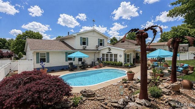 1422 Cobblestone Drive, St Charles, MO 63304