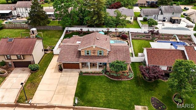 1422 Cobblestone Drive, St Charles, MO 63304