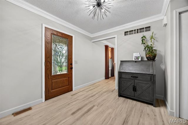 1422 Cobblestone Drive, St Charles, MO 63304