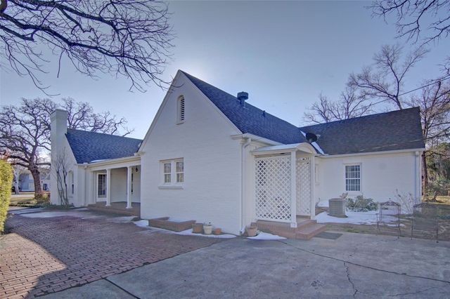 808 Elm Street, Graham, TX 76450