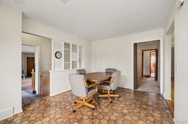 27515 Palomino Drive, Warren, MI 48093