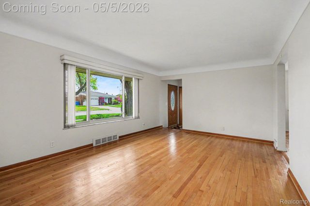 27515 Palomino Drive, Warren, MI 48093