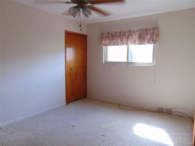 27515 Palomino Drive, Warren, MI 48093