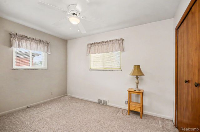 27515 Palomino Drive, Warren, MI 48093