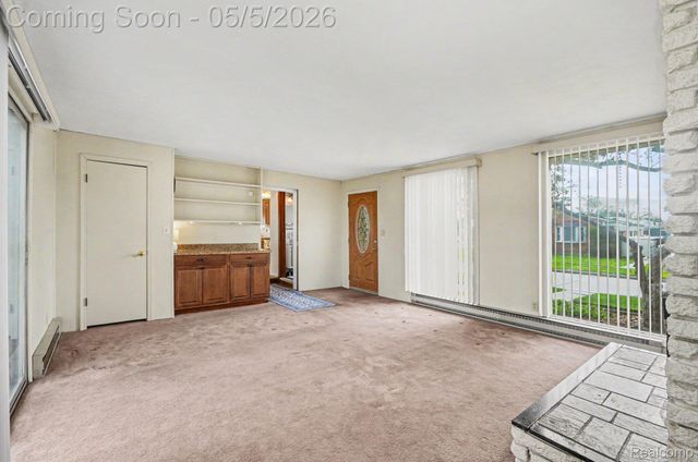27515 Palomino Drive, Warren, MI 48093