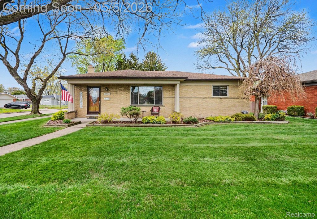 27515 Palomino Drive, Warren, MI 48093