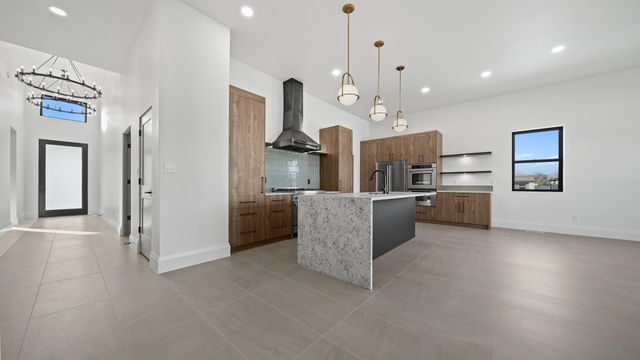 690 Edgecliff Court, Grand Junction, CO 81506