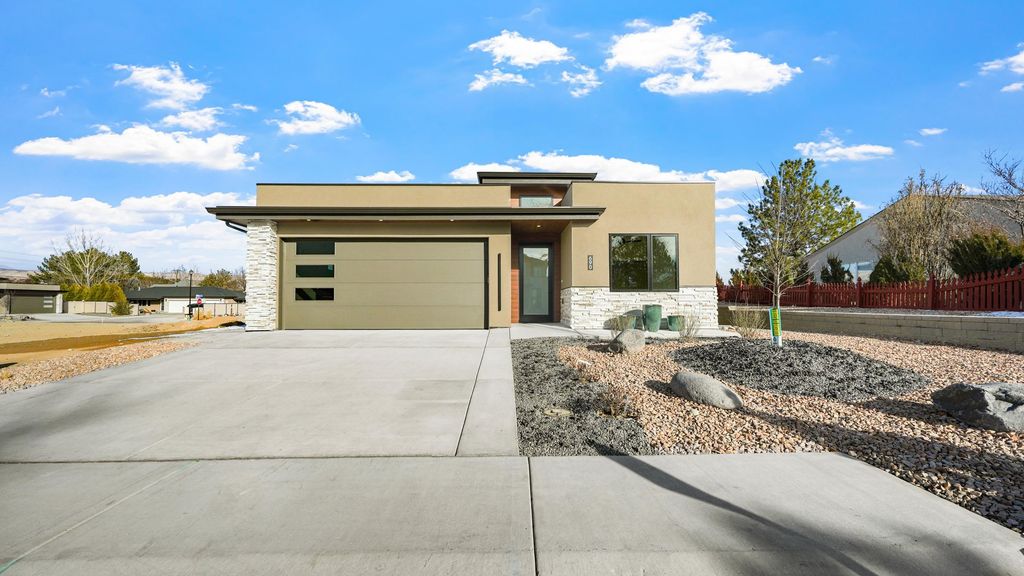690 Edgecliff Court, Grand Junction, CO 81506