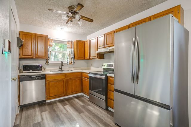 1225 Sandstone Drive, Cleburne, TX 76033