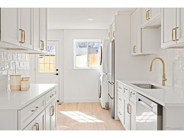 762 Dahlia St, Denver, CO 80220