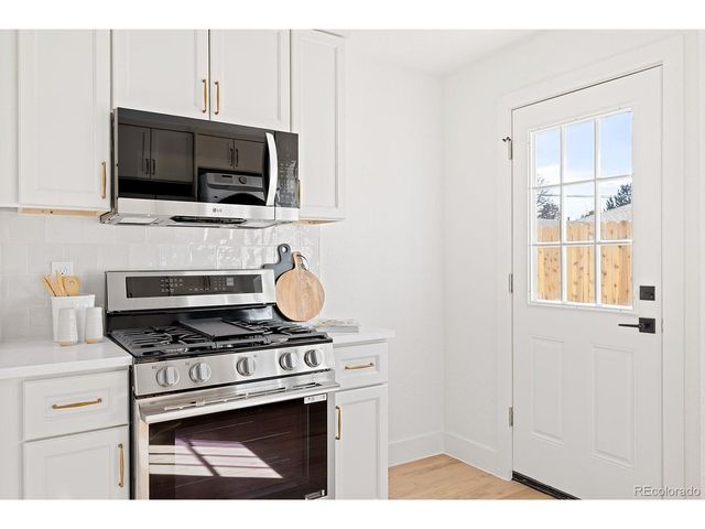 762 Dahlia St, Denver, CO 80220