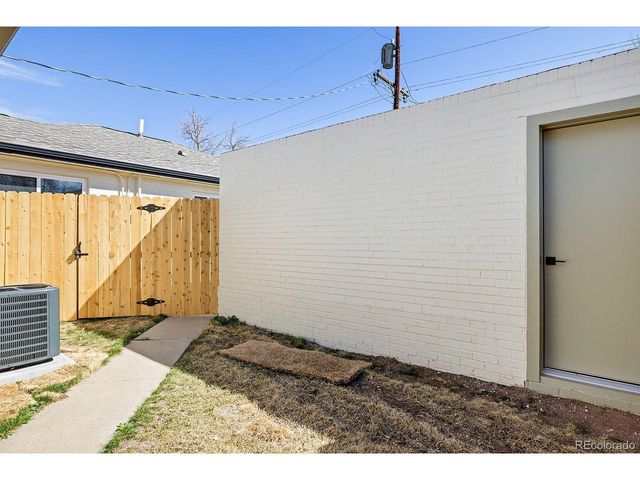 762 Dahlia St, Denver, CO 80220