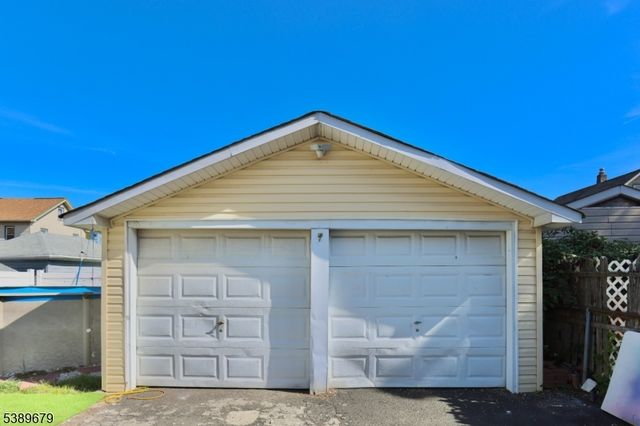 757 Floral Ave, Elizabeth City, NJ 07208